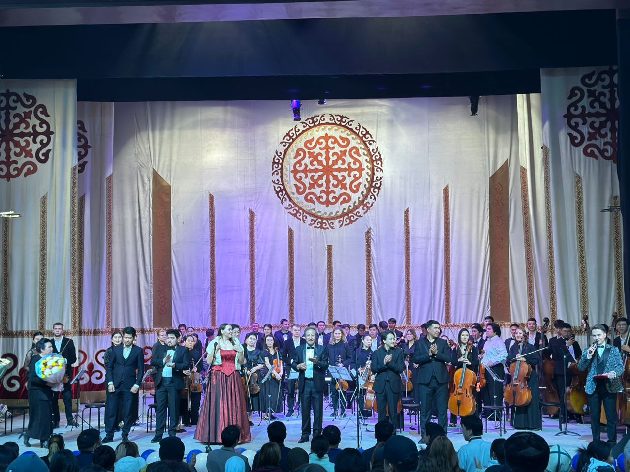 Концерт   КНК   в  городе  Ош